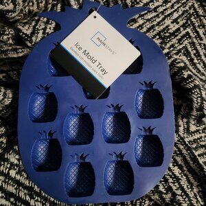 NWT Mainstays Ice Tray Mold Blue